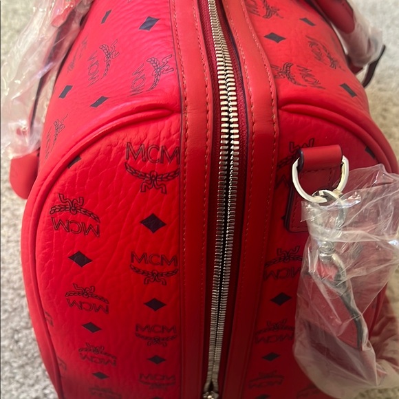 Red MCM Logo Travel Duffel Bag - Picture 9 of 10